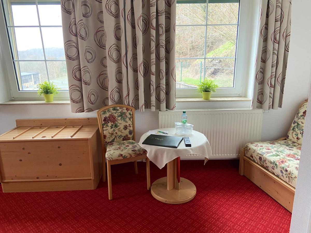 Muldenschlosschen Hotel Lunzenau Zewnętrze zdjęcie